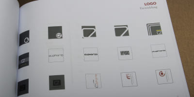 Seite mit mehreren Logo‑Varianten des Namens „EUPHORIA“, die unterschiedliche typografische und grafische Richtungen zeigen.